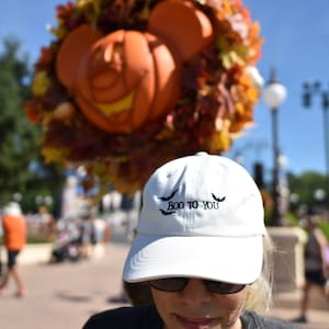 Boo To You Hat in mehreren Farben