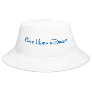 Il était une fois un chapeau de seau de rêve en plusieurs couleurs