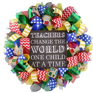 Teacher Appreciation Wreath, Classroom Decor, Customized Back to School Wreath