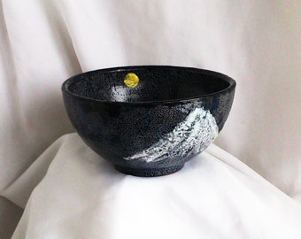 JAPANESE BOWL Matcha Chawan Fuji Black bowl Moon over mountain Crackle Bowl Artisan glazed soup tureen Handmade ceramics Artisan pottery