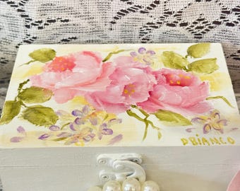 Hand-Painted Pink Roses Trinket Box: Vintage Keepsake Jewelry Box