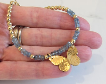 Pulsera de piedras preciosas de aguamarina azul mariposa dorada, Joyería de piedra natal de marzo, Regalo personalizado para dama de honor, Pulsera única única