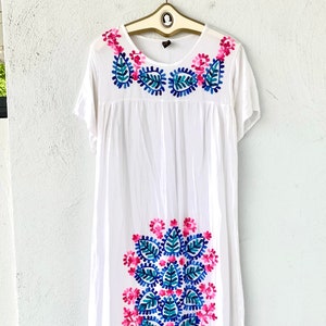 Vintage 90s Embroidered Boho Bright Floral White Caftan // 1990s does 70s Hippie Kaftan Swimsuit Coverup