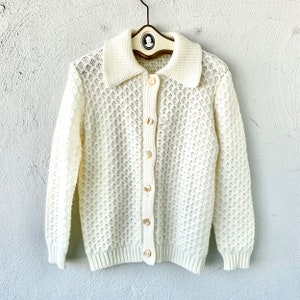 Vintage 60s 70s Crochet Collared Cardigan // 1970s Large Seashell Button White Sweater
