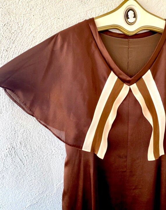 Vintage 70s does 40s ZigZag Trim Brown Batwing Sa… - image 2