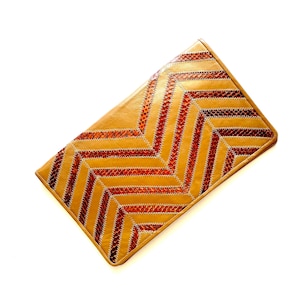 Bolso de mano vintage de los años 70 con diseño de patchwork en piel, grande, marrón y rojo, con solapa plegable