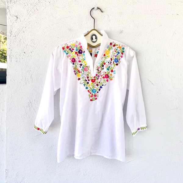 Vintage Embroidered Mexican Shirt White Floral Peasant Folk Top