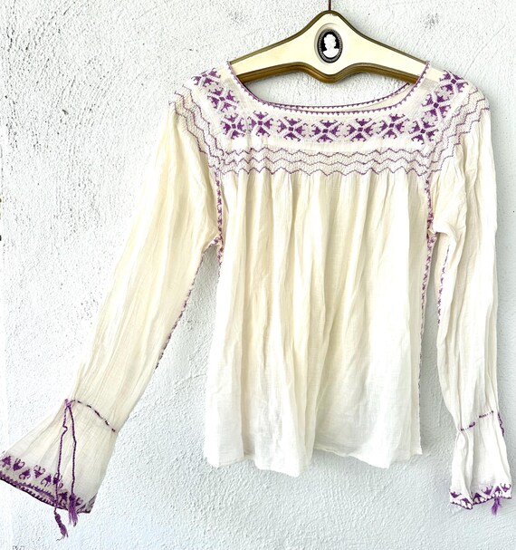 Vintage Hungarian Embroidered Folk Peasant Shirt … - image 2