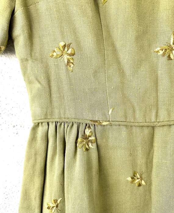 Vintage 40s 50s Butterfly Embroidered Linen Dress… - image 6