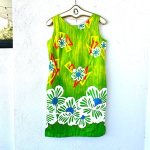 Vintage 60s 70s Mod Bright Floral Dress Hawaii Short Muumuu
