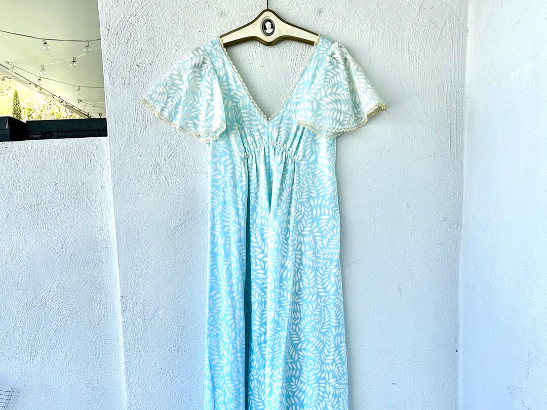 Vintage Hawaiian Muumuu Dress: 1960s Carol & Mary Lace Trim - Etsy