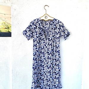 Vintage 60s 70s Hawaiian Embroidered Floral Dress Zipper Kaftan Hawaii Muumuu
