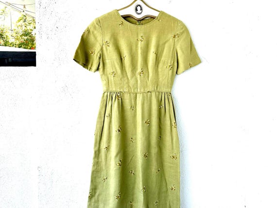 Vintage 40s 50s Butterfly Embroidered Linen Dress… - image 1