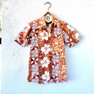 Vintage 70s Hawaiian Aloha Shirt Hawaii Large Collar Floral Graphic Top