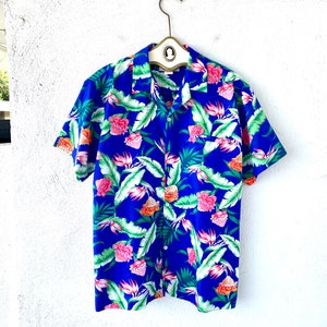 Vintage 70s 80s Hawaiian Aloha Shirt Mens Tropical Hawaii Collared Top with Ginger Bird of Paradise Floral