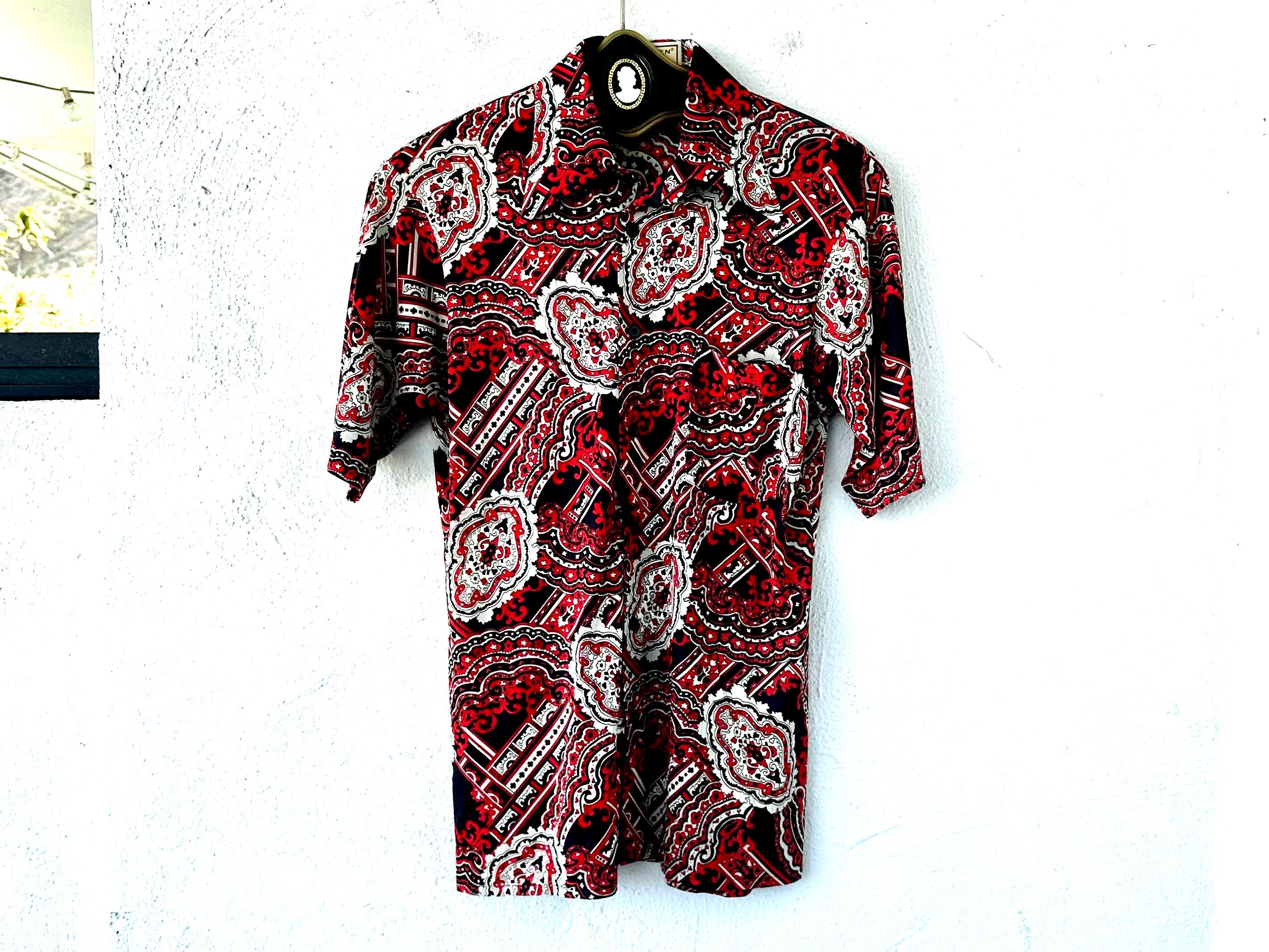 Vintage 70s Hippie Paisley Mens Shirt Red Black Bright Hawaiian 1970s Graphic Collared Top