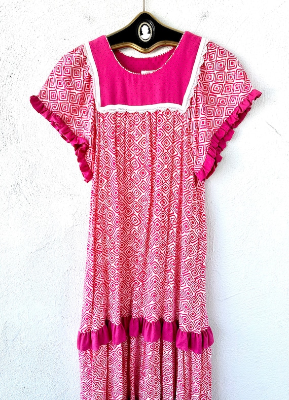 Vintage Hawaiian Muumuu Pink Caftan Dress - image 5