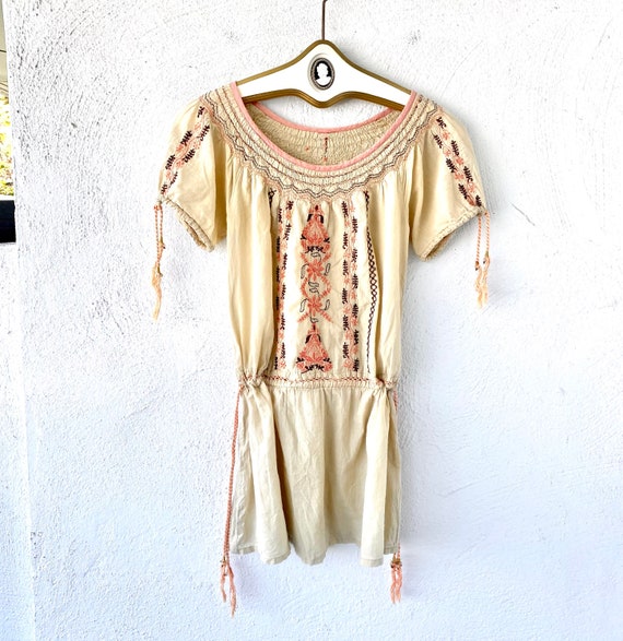 Vintage Y2k does 70s Hippie Boho Embroidered Hunga