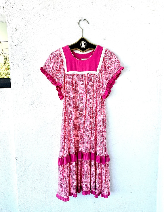 Vintage Hawaiian Muumuu Pink Caftan Dress - image 1
