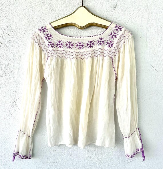 Vintage Hungarian Embroidered Folk Peasant Shirt … - image 9