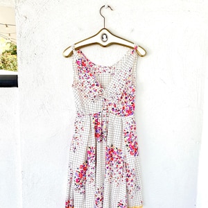 Vintage 70s Bright Floral Dress Nylon Slip