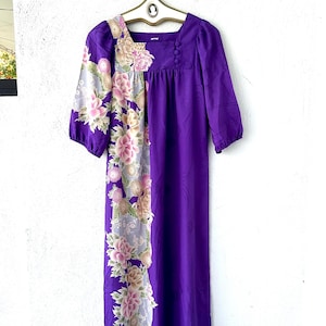Vintage 70s Hawaiian Dress 1970s Asian Japanese Floral Hawaii Purple Muumuu