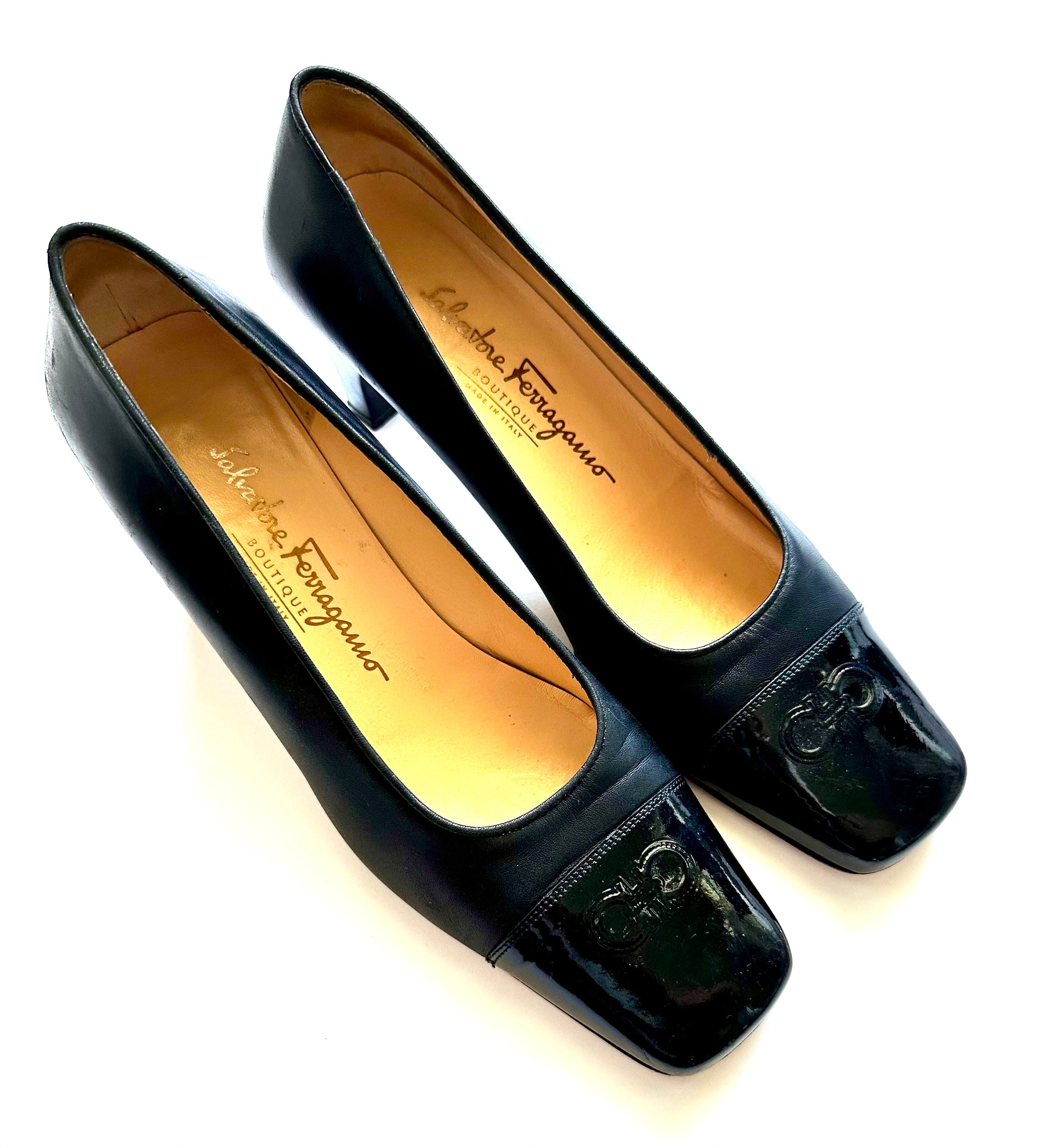 Vintage Salvatore Ferragamo Gancini Heels Black Leather Vintage Salvatore Ferragamo Gancini Heels Black Leather
