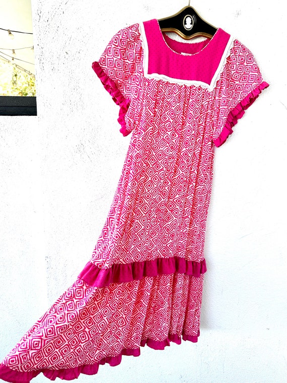 Vintage Hawaiian Muumuu Pink Caftan Dress - image 2