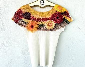 Vintage Issey Miyake Pleats Please Top // Y2k Boho Floral Artsy Shirt