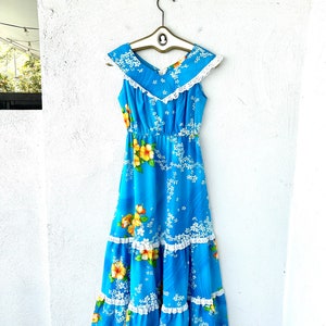 Vintage jaren 70 Hawaiiaanse Muumuu Hawaii gelaagde jurk met oogje en ruches