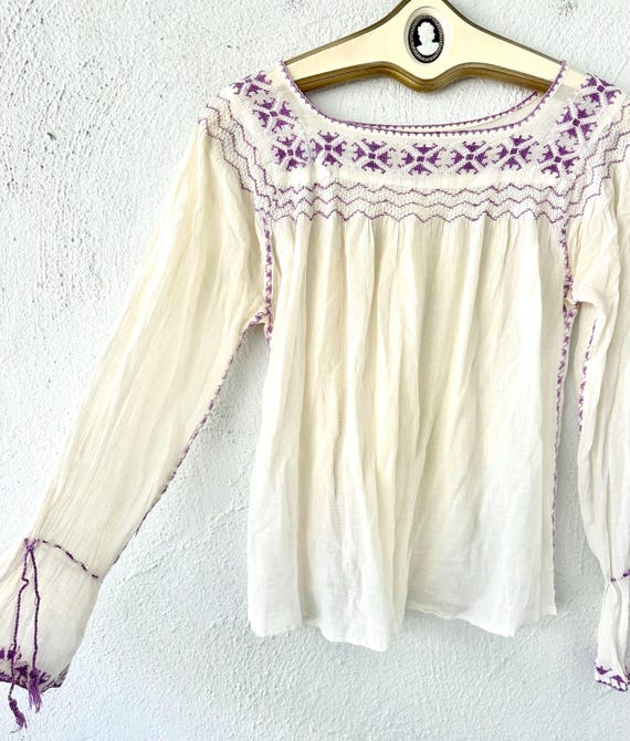 Vintage Hungarian Embroidered Folk Peasant Shirt … - image 4