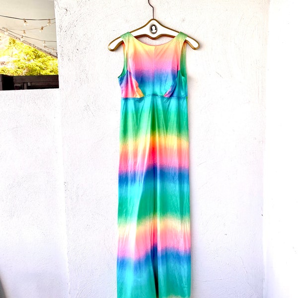 Vestido vintage de los años 60 y 70 con arcoíris Vestido maxi colorido a rayas con degradado brillante
