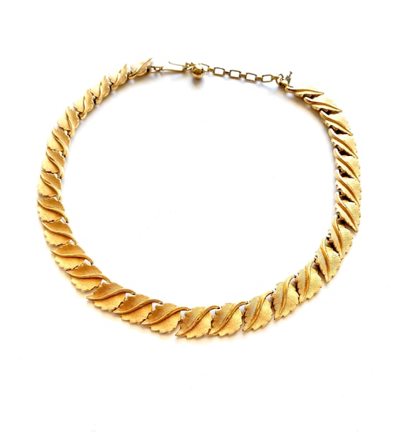 Vintage Trifari 60s 70s Gold Leaf Choker Necklace