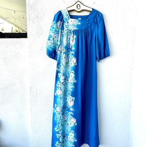 Vintage 70s Hawaiian Muumuu 1970s Hawaii Floral Dress Caftan