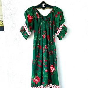 Vintage jaren 70 prinses Kaiulani Hawaiiaanse Muumuu jaren 70 Hawaii Floral Cottage Prairie-jurk