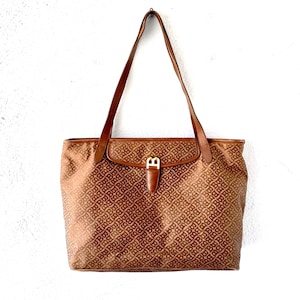 Grand sac fourre-tout vintage Bally Logo Shopper porté épaule