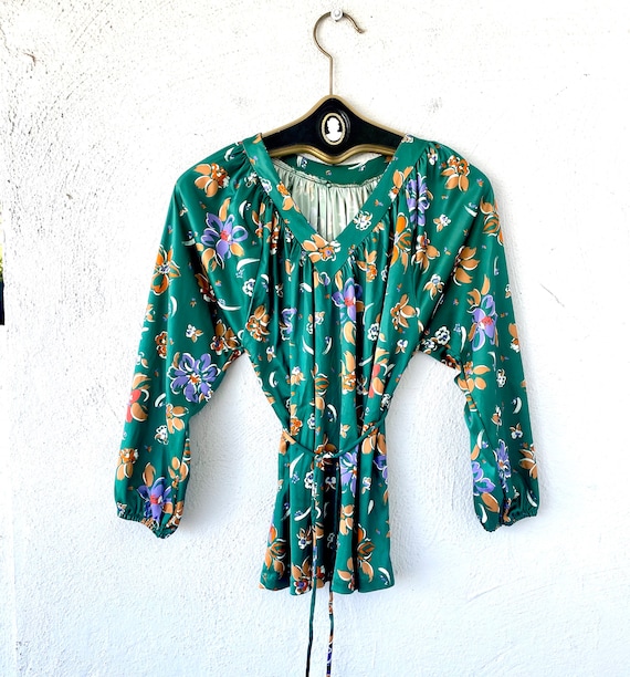 Vintage 70s Boho Peasant Folk Shirt Floral Waist T