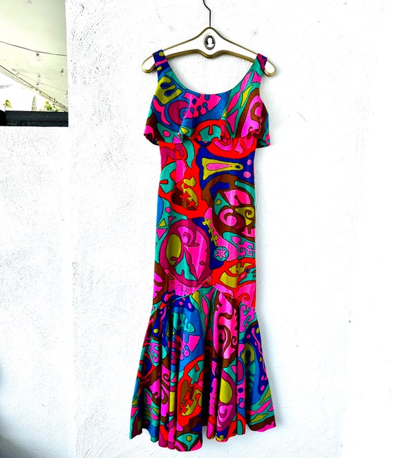 Vintage 60s Psychedelic Hawaiian Dress 1960s Brig… - image 1