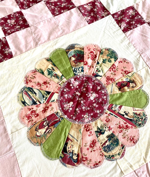 【置配エコメルカリ便限定】赤と白の花柄パッチワークベッドカバー 置配エコメルカリ便限定赤と白の花柄パッチワークベッドカバー