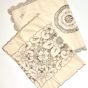 Vintage Embroidered White Linen Table Runner Floral Lace Cottage Prairie Boho Decor