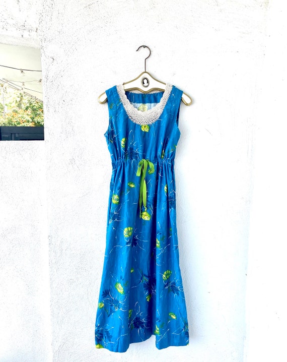 Vintage 60s 70s Hawaiian Floral Dress with Crochet Collar Blue Hawaii Muumuu