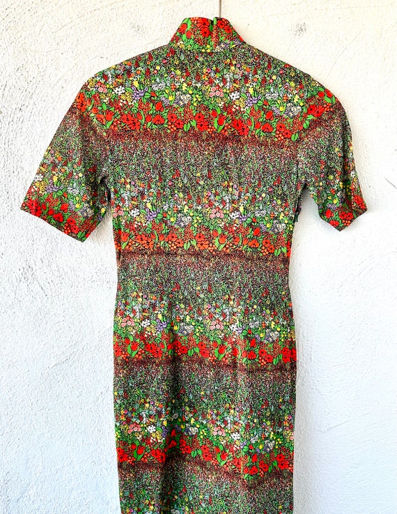 Vintage Cheongsam 60s 70s Psychedelic Floral Qipa… - image 8