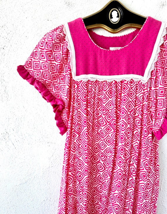 Vintage Hawaiian Muumuu Pink Caftan Dress - image 3