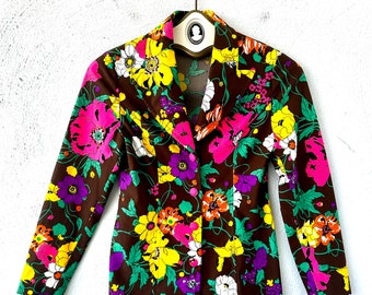 Vintage 70s brillante floral hawaiano camisa chaqueta 1970s colorido cuello grande top marrón blazer