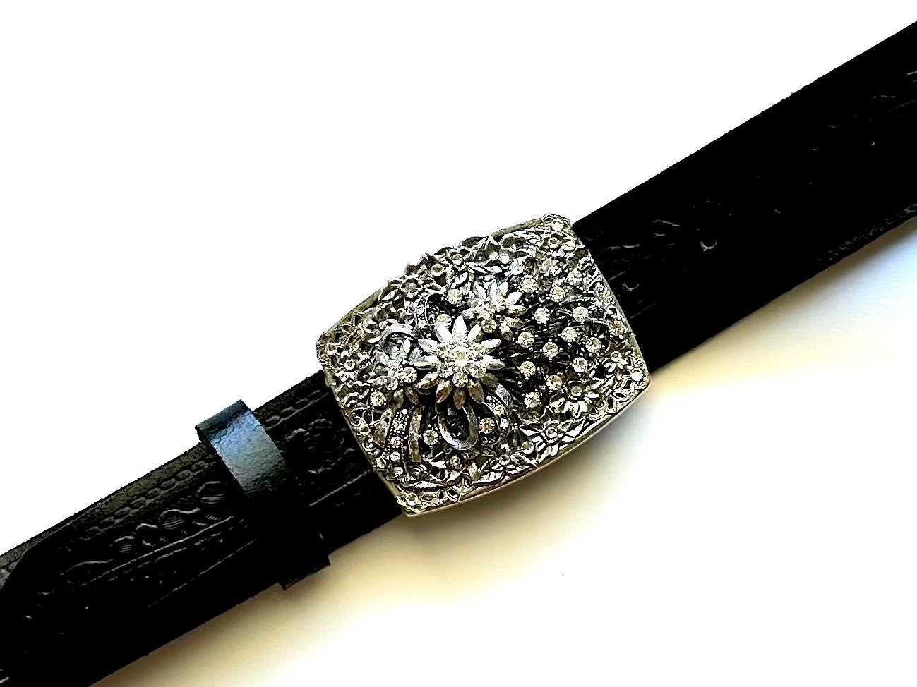 Distressed Leather Belt with Rhinestone Buckle Vintage Western Boho Style Vintage Boho Western Suede Leather Belt With Ornate Oval  main image 2