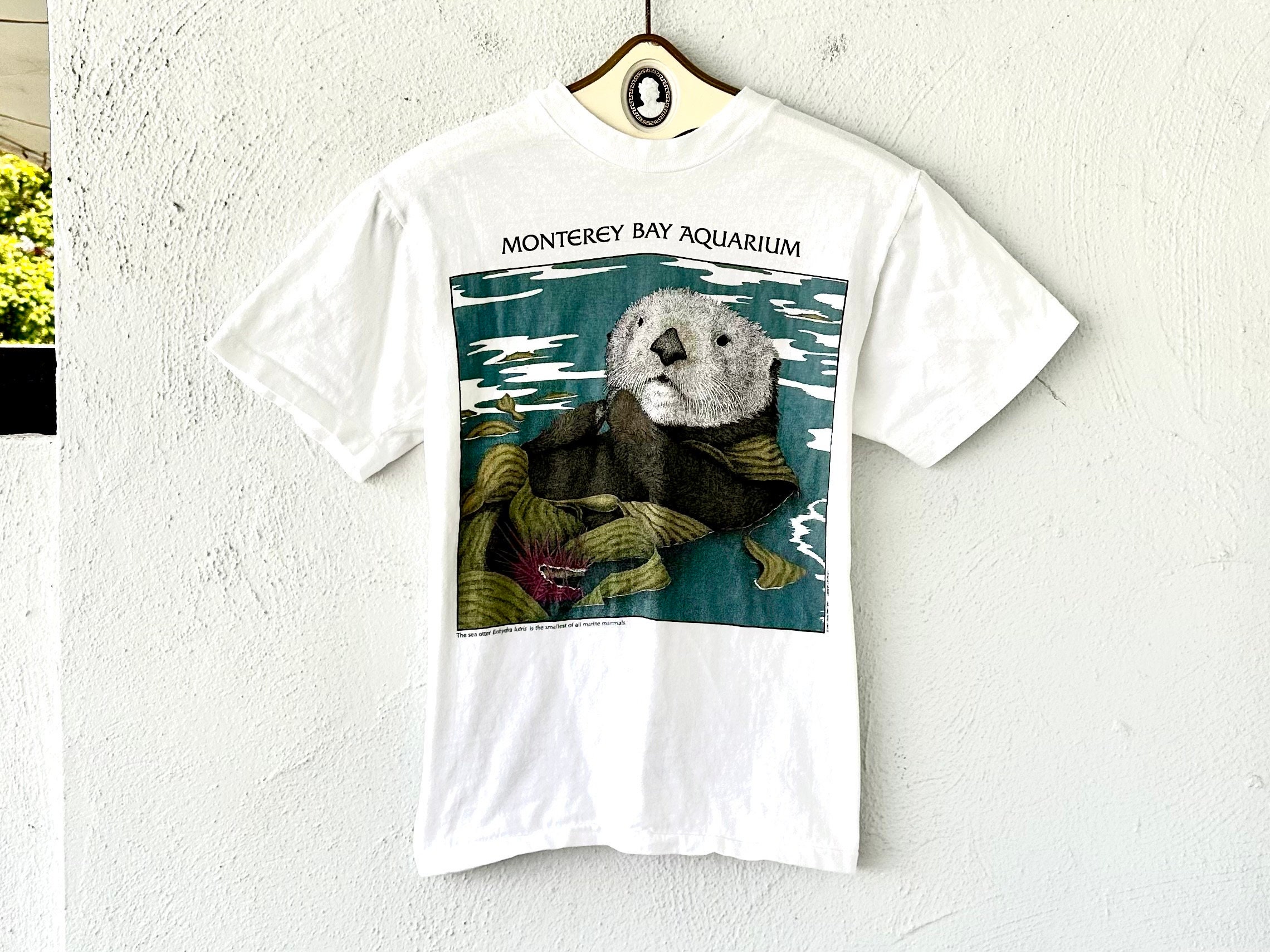 Vintage 90s Sea Otter Monterey Bay Aquarium Tshirt 1990s Diana Dee