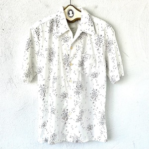 Vintage 70s Disco Mens Collared Shirt 1970s White Large Collar Graphic Top