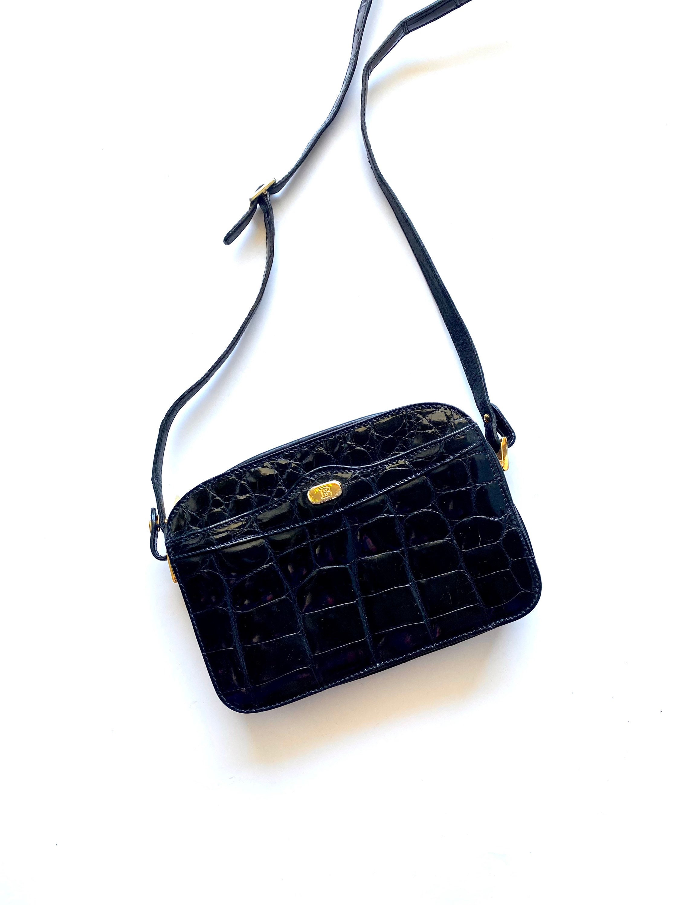 Patent leather crossbody bag Louis Vuitton Black in Patent leather -  30061943