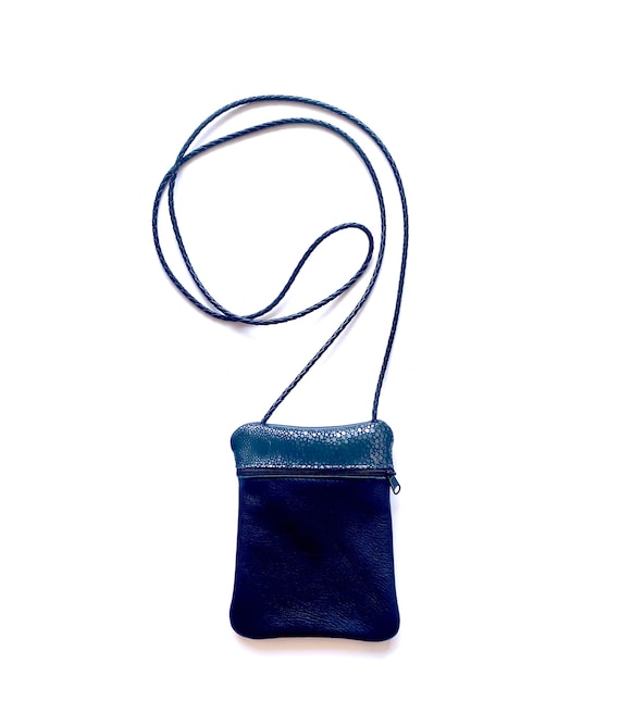 Vintage 90s Y2K Mini Leather Crossbody Bag Minimal