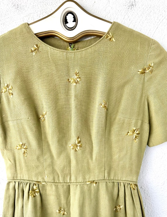 Vintage 40s 50s Butterfly Embroidered Linen Dress… - image 4